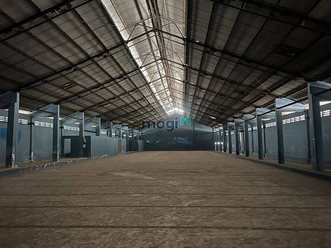 Cho thuê kho 2000m2  Nguyễn Tất Thành Phường 18 Quận 4