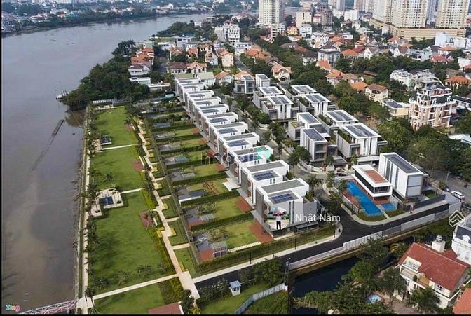 Bán biệt thự mặt sông đường Nguyễn Văn Hưởng, Thảo Điền 400m2 trệt 3 l