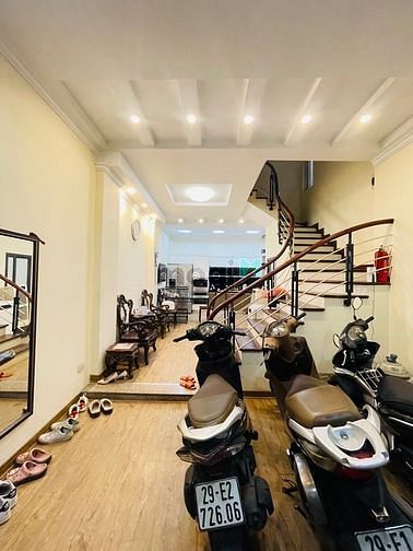 Bán nhà Xã Đàn - Đê La Thành 48m x 4 tầng Ô tô đỗ cửa gia đình tự xây