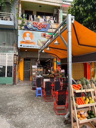 Cho thuê mặt bằng kinh doanh tự do, ngay ngã tư hàng xanh, đt; 4*15