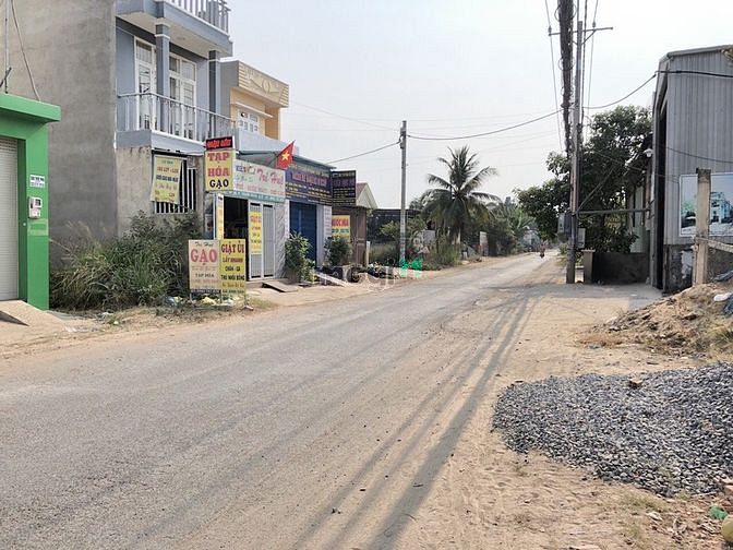 Cho thuê đất DT: 22×55m (1400m), sổ hồng, pháp lí rõ ràng. Dài hạn