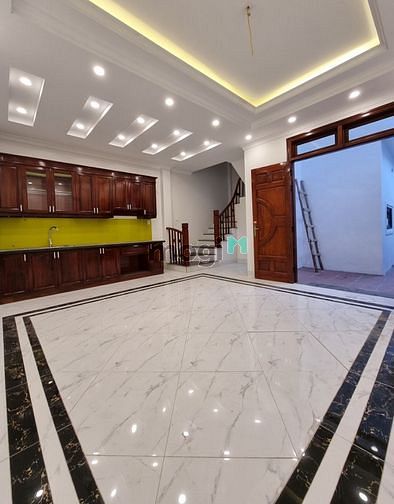Bán nhà Long Biên ngay chợ Phúc Lợi 39m2 4,5 tầng có sân rộng 2,95 tỷ