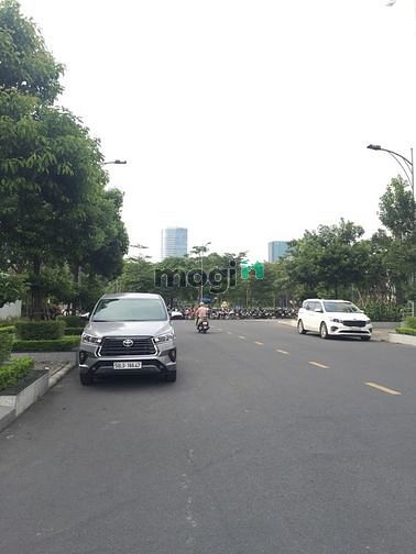 Bán shop kinh doanh 361m2 tòa M7 chung cư Midtown, Phú Mỹ Hưng