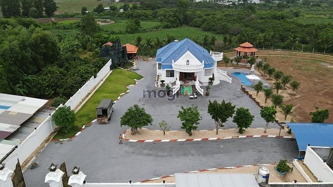 ĐẠI GIA 100 tỷ Kẹt Tiền Cần Gấp Biệt thự dát vàng 8200m2 ở Đồng Nai
