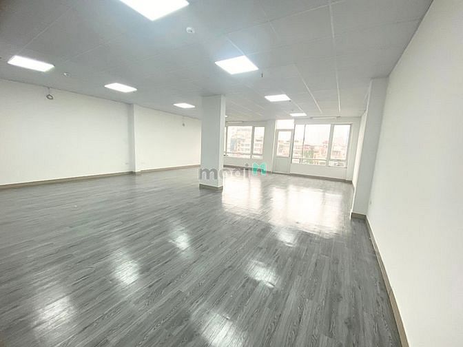 Cho thuê văn phòng Quan Hoa, Cầu Giấy 120m2 Full nội thất, chính chủ