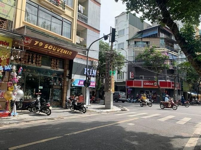 HOT  Cho thuê nhà mặt tiền PHÙNG HƯNG  DT80m2 MT10m giá 40tr/th