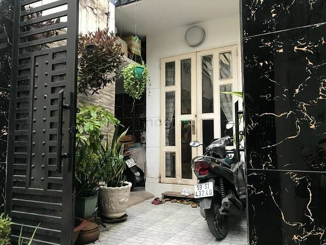 Bán nhà Q. Bình Thạnh - Cách chục mét ra mặt tiền. Dt 58m2 x 3 tầng. C