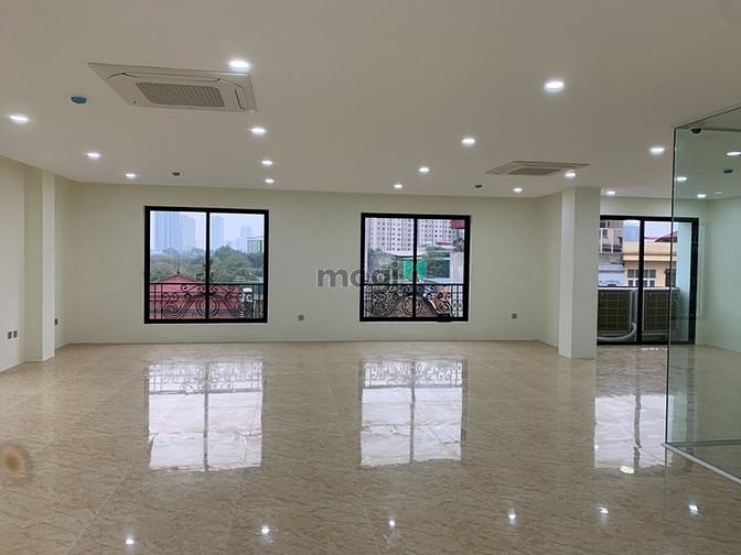Cho thuê sàn văn phòng Tố Hữu, 120 m2. sàn thông, mặt tiền rộng