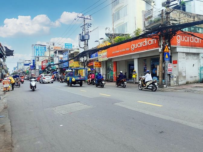 CMT8 Q10, Gần CHợ Hòa Hưng, HXH DT 95M2, NGANG  6,3M CHỉ 115TR/M2