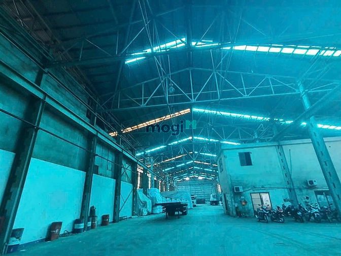 Cho thuê Kho - Xưởng 5000m2 co thể thuê lẻ . trần 14m. Có PCCC. 70k/m2