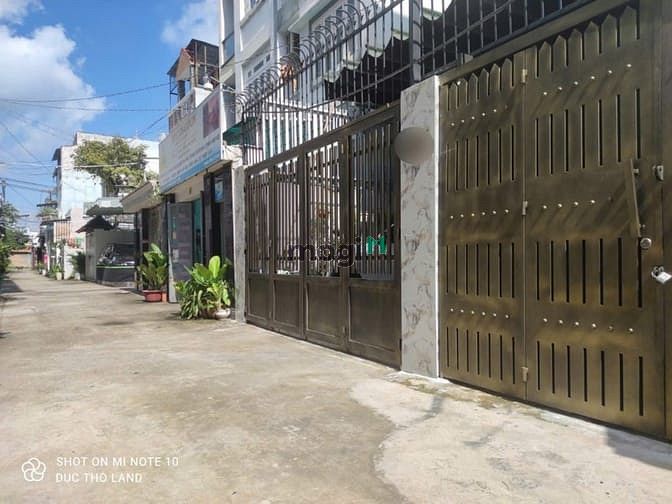 Bán Nhà 3 tầng, 4.5x15m HXH Thạnh Lộc gần Ngã Tư Ga Quận 12 nhỉnh 5Tỷ