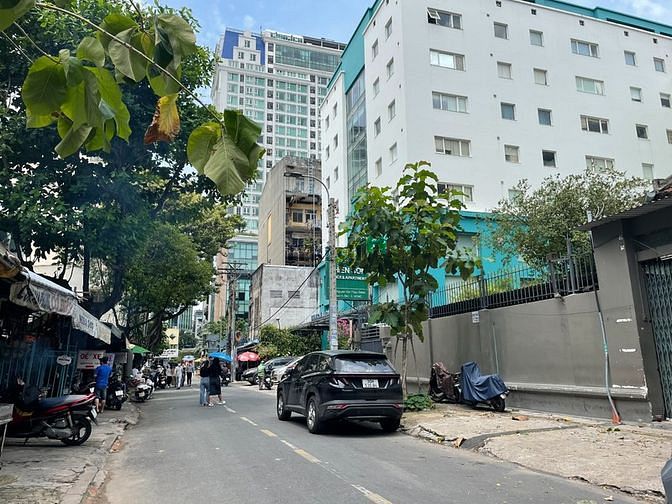 Đất lớn XÂY VĂN PHÒNG 2mt trung tâm Quận 3. DT: 19,5x24. 450m2. 220 tỷ