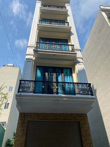 Cho thuê nhà Phố Duy Tân dt 55m x5t, kinh doanh, văn phòng. ô tô đỗ