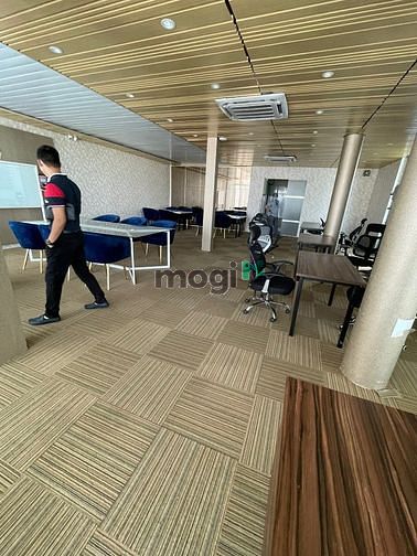 Cho Thuê Tòa Nhà 8 Tầng có Hầm, hệ thống PCCC đầy đủ - Gần Hàng Xanh.