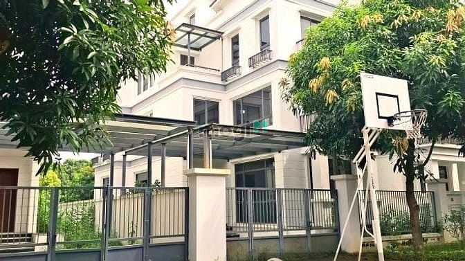 Bán gấp! Biệt thự kđt Sài Đồng, 216m2, hồ điều hòa, hàng xóm Vin, 45tỷ