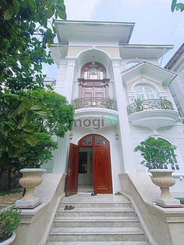 Bán Biệt thự Hồ Bơi Sân Vườn Thảo Điền Quận 2 14x26 hầm 3 tầng giá 69T
