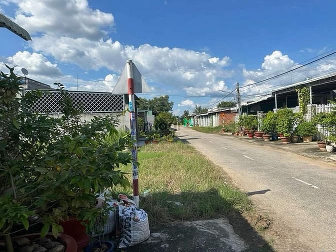 Kẹt tiền làm ăn bán gấp LÔ ĐẤT ĐƯỜNG NGUYỄN CHÍ THANH (RỘNG 40 MÉT) -