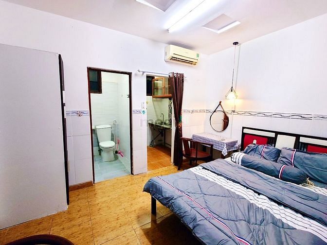 PHÒNG STUDIO CV LÀNG HOA Cửa Sổ Lớn Full Nội Thất Xịn Xò