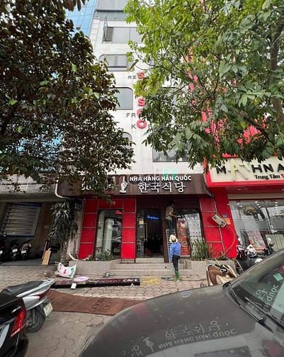 Cho thuê mặt bằng mặt phố Hoàng Cầu 60m2x 5 tầng
