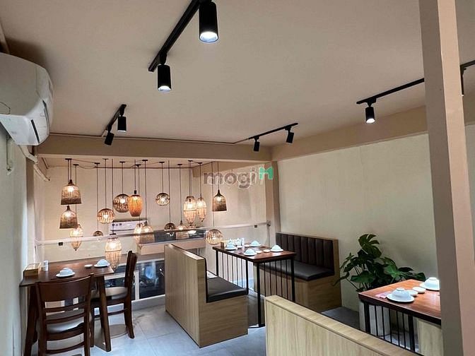 Cho thuê nhà mặt tiền Cách Mạng Tháng Tám, Trệt 3 lầu, 4x22 chỉ 40tr