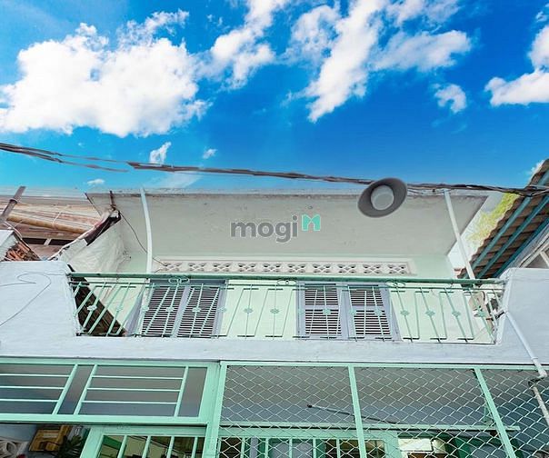 Bán nhà cũ 2 tầng. 73m2. Tiện mua về xây căn hộ dịch vụ hoặc phòng trọ