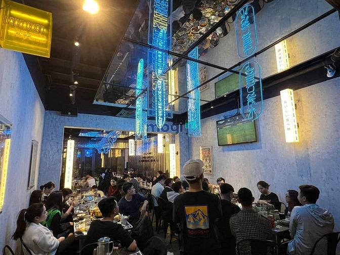 Sang nhượng quán nhậu phố LA THÀNH, 85m2 x 2 tầng, MT 8m