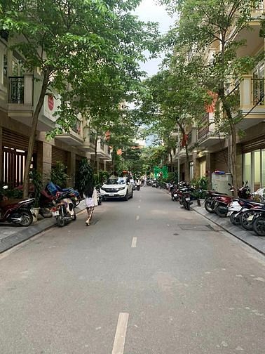 Cho thuê nhà Nguyễn Huy Tưởng, 75m2 x 5 tầng, thang máy