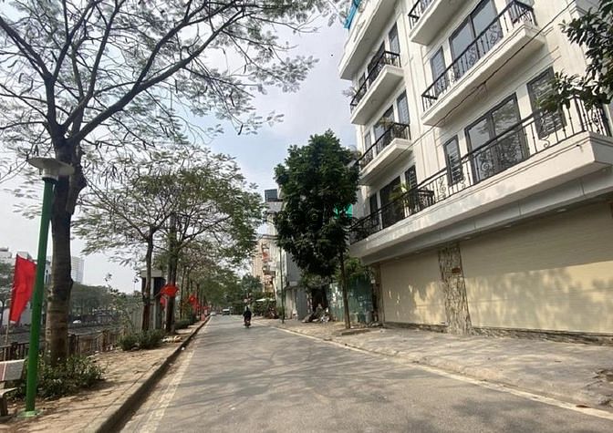Tòa nhà 6 tầng thang máy mặt phố Vệ Hồ. DT 120m2, 45 tỷ. Kinh doanh