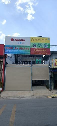 Cho thuê tòa nhà đối diện chợ và nhà thờ