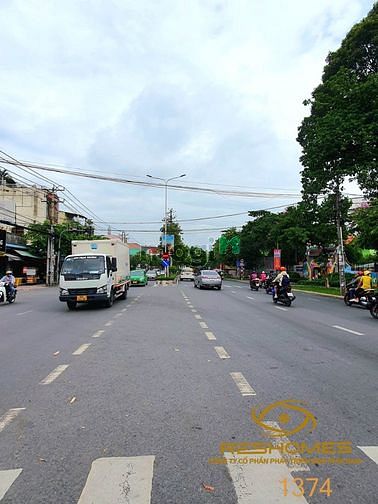 Cho thuê nhà 1 trệt 3 lầu mặt tiền đường Đồng Khởi giá 25tr/tháng