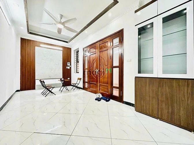 ?Hoa Hậu Gần Cầu vĩnh Tuy , Bán Nhà phố Đàm Quang Trung Vị trí đẹp