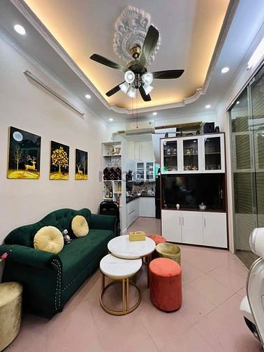 150tr còn 3.55 tỷ căn 5 tầng Tân Mai, Hoàng Mai,lô góc, ô tô, 2 thoáng