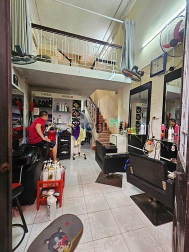Chỉ 1.5 Tỷ Có Nhà 2.5 Tầng, Đang Kinh Doanh, Khu Sài Đồng, May 10.