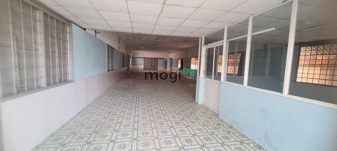 Cho thuê xưởng dt 1000m2 Giá 60tr Phan Văn Hớn
