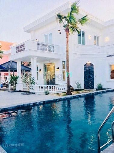 Bán gấp biệt thự compound Trần Não, Quận 2: 20x25m; Trệt 2 Lầu + hồ bơ
