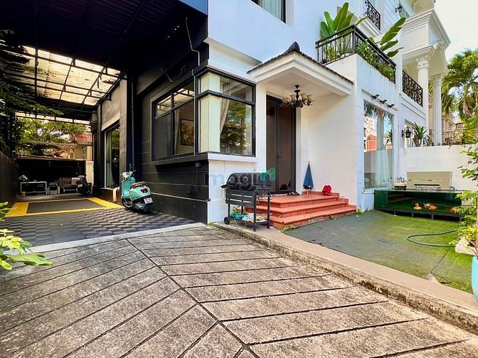 CHO THUÊ MẶT BẰNG 200m2 có sân trung tâm Phú Mỹ Hưng, Quận 7 giá rẻ