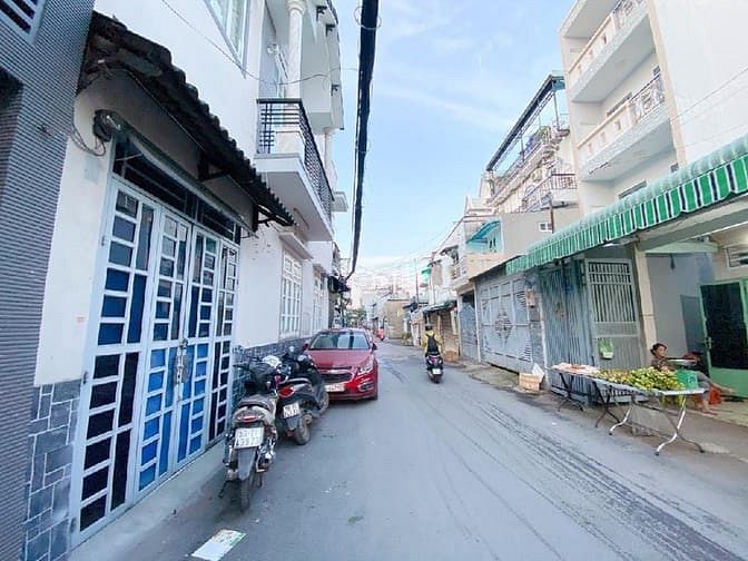 ?Mặt tiền kinh doanh - 2 Tầng - 60m2 - 4m x 15m - Ngay chợ Xóm Mới