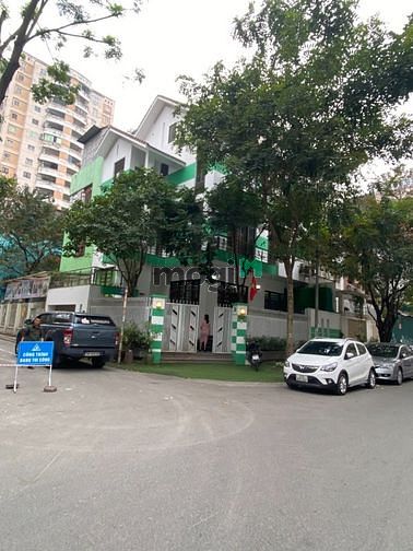 Cho thuê nhà đường Lê Trọng Tấn, Hà Đông. DT 140m, 4 tầng thông sàn, l
