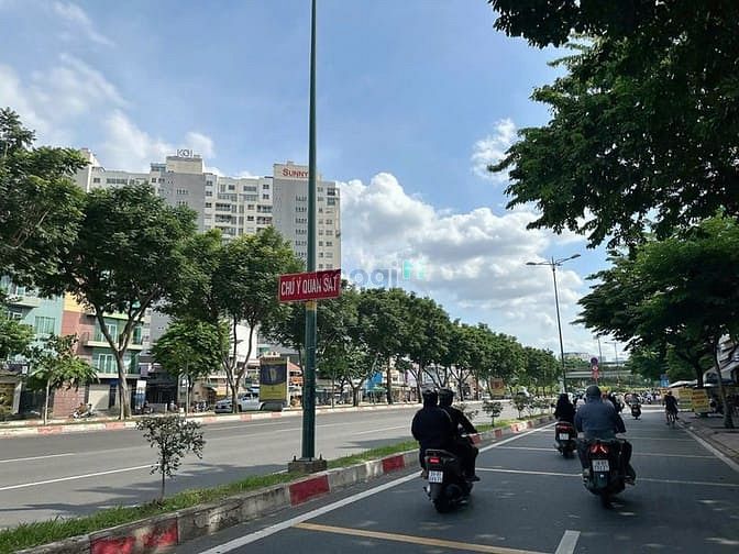 Nhà phố 5 tầng HXT thẳng trục Phạm Văn Đồng 70m2 ngang 5m cạnh sân bay