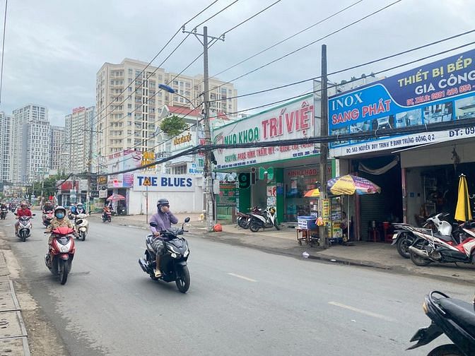 Cho thuê lô góc 3 mặt tiền Nguyễn Duy Trinh Quận 2. Giá TL