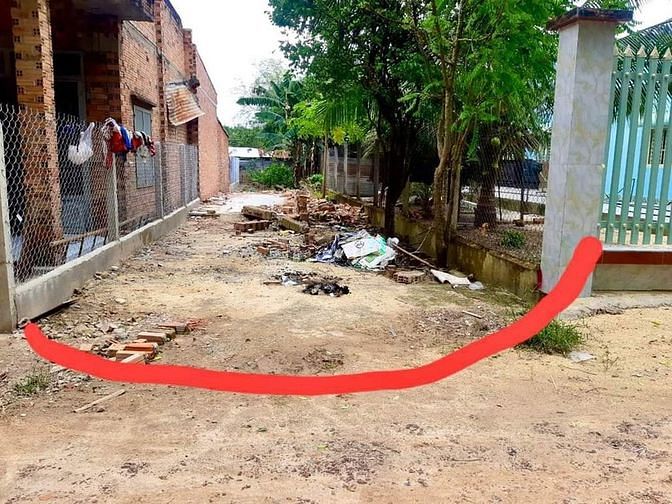 Thua đề bán gấp lô đất Sau Chợ H.DMC Tây Ninh DT: 138m2 (tc100m2) shr