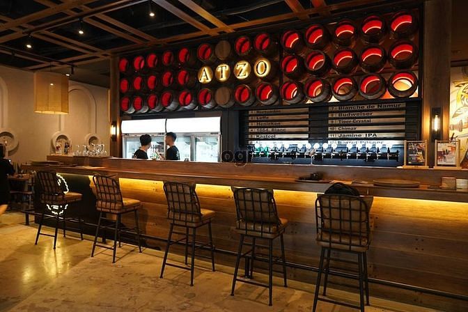 Vỉa hè! 3 ô tô tránh! Kinh Doanh! Phố Trung Hòa 250m2, 4 tầng, mt15m.