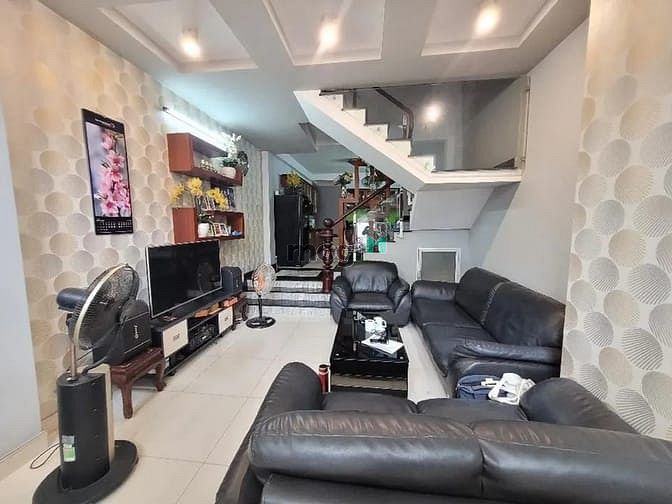 TÂN BÌNH- nội thất hiện đại- giá bèo, vì chủ xuất ngoại nhỉnh 10t5