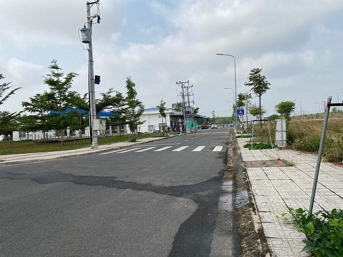 Đất khu dân cư đường Nguyễn Duy Trinh, Quận 2 DT 120m2 giá 2tỷ500 SHR