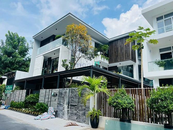 Cho thuê Biệt thự Mỹ Phú 5 phòng ngủ, nội thất cao cấp Phú Mỹ Hưng