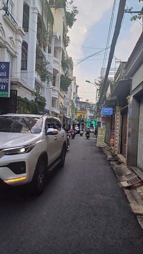 Nhỉnh 9 tỷ đã có nhà moi gần Phan Xích Long hẻm xe hơi 4 tầng 240m2
