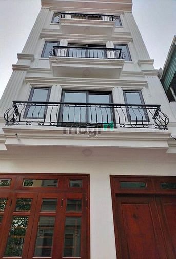 Bán nhà Long Biên Đường Thạch Bàn Cổ Linh, 43m 5 tầng ngõ rộng 3,3 tỷ