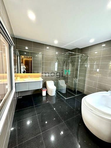 - Cần bán gấp Biệt thự - CÓ HỒ BƠI - Đường Bùi Công Trừng.