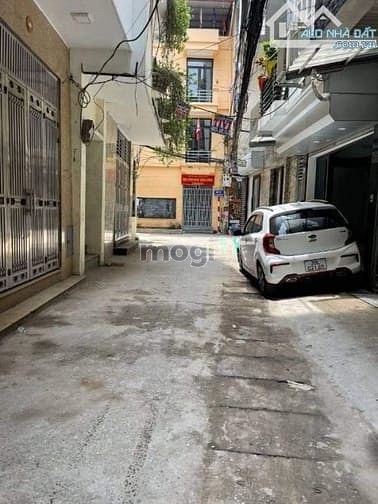 Bán Nhà Trần Khát Chân hai Bà Trưng 40m 6 tầng thang máy Ngõ Ô tô vào