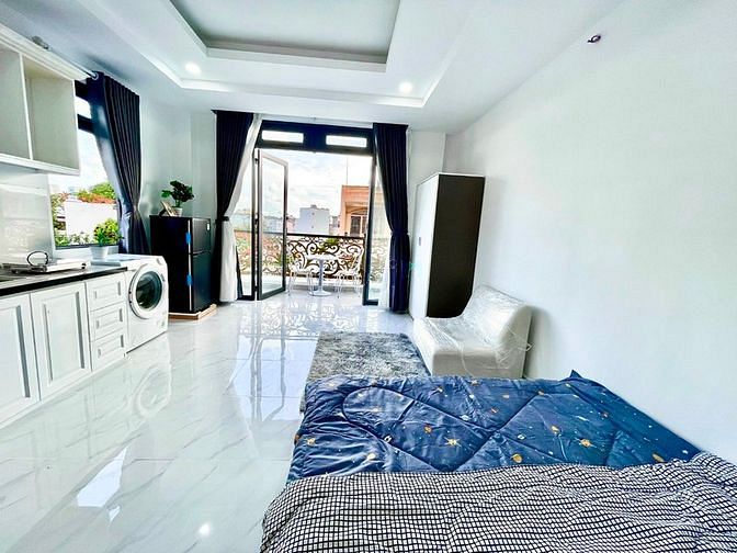 Căn hộ full nội thất ban công gần Phạm Văn Đồng